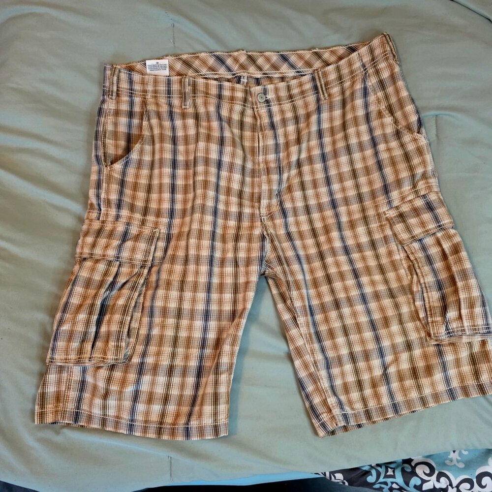 Men's Levi's  505 Cargo shorts size 40